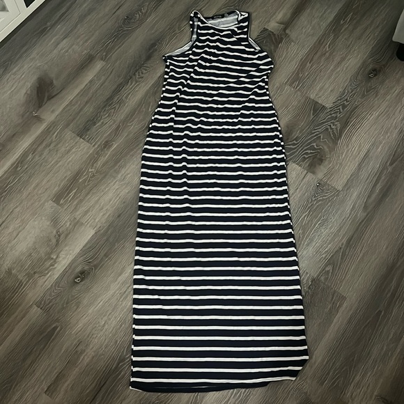 Navy blue and white maxi dress from Boohoo. - Picture 1 of 2